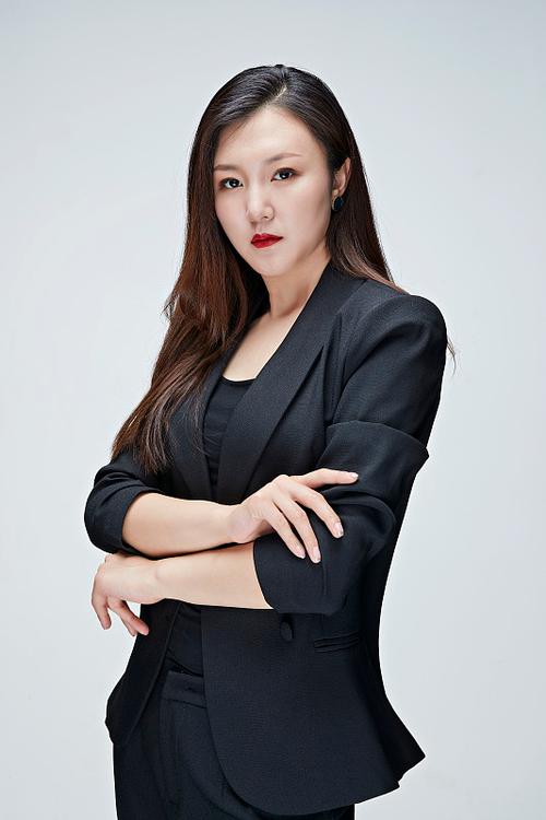 鲜余泽 视觉与舞美负责人
